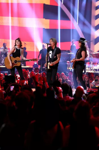 Кит и Мэгги справа