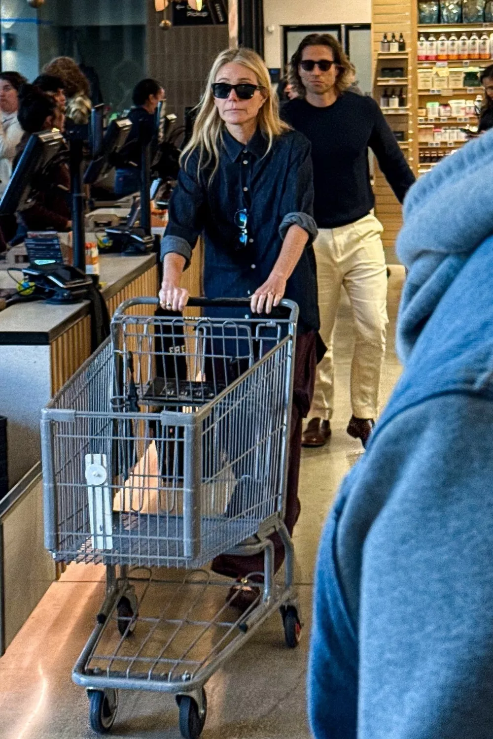 Гвинет Пэлтроу с мужем на шопинге