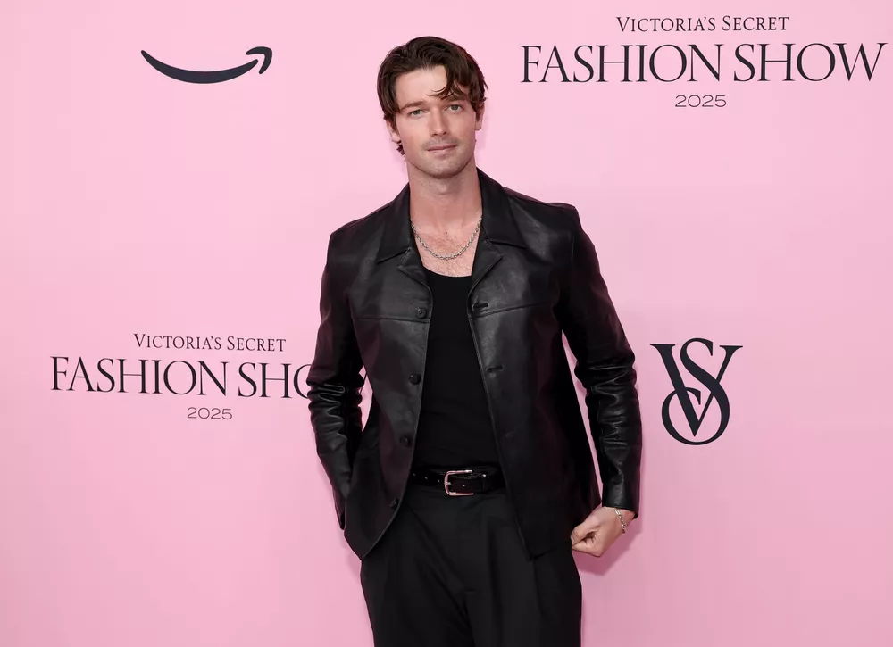 Патрик Шварценеггер поддержал супругу на дефиле Victoria's Secret