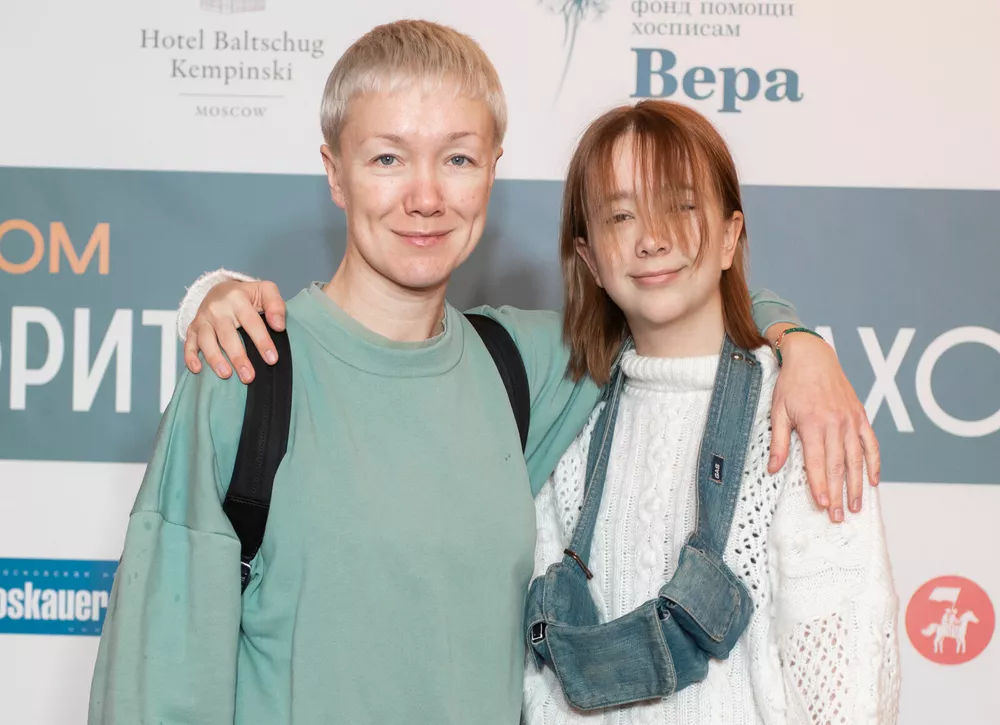 Дарья Мороз с дочерью посетили Благотворительную Барахолку-13