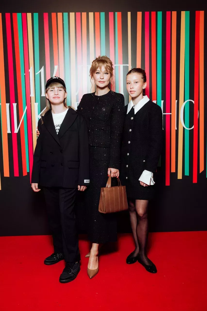 Юлия Пересильд с дочками