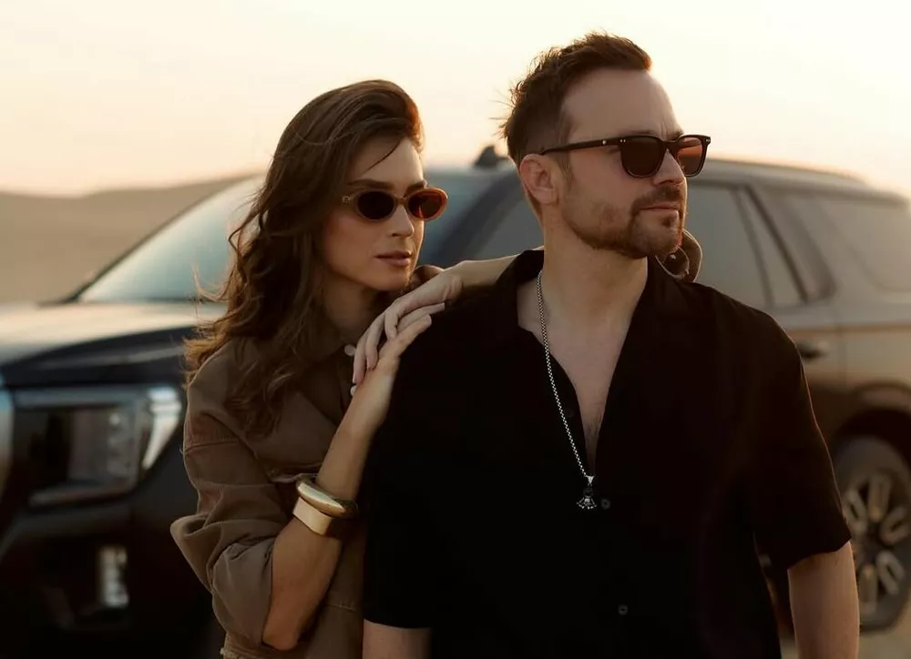 Алексей Чадов показал очень романтичные фото из отпуска с женой