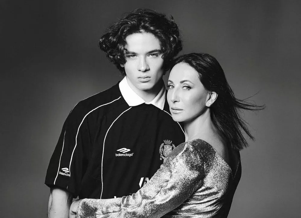 Безусловная любовь: Алика Смехова поделилась свежими снимками с младшим сыном