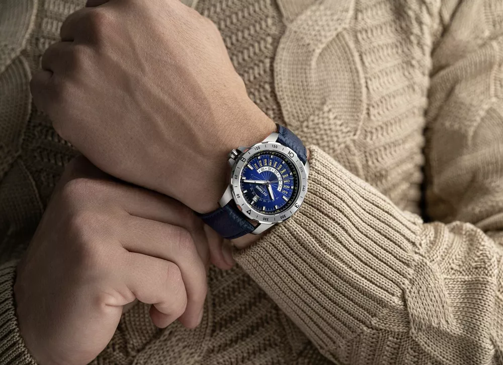 От инновационных часов до коллекции для вечеринок с Кайей Гербер: дайджест fashion-новостей