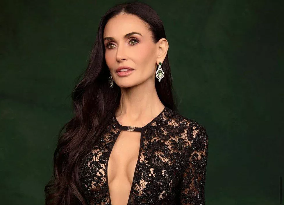 Деми Мур объяснила, почему не переживает на тему старости