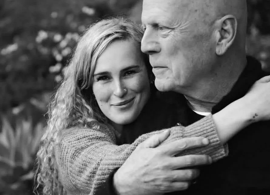 Дочь Брюса Уиллиса поделилась новостями о самочувствии угасающего отца