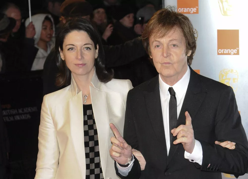 Дочь Пола Маккартни открыла выставку