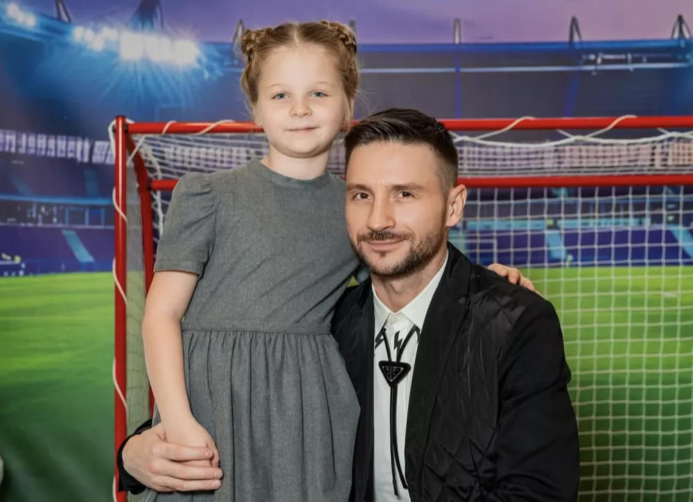 Дочь Сергея Лазарева снялась в новогоднем шоу вместе с отцом