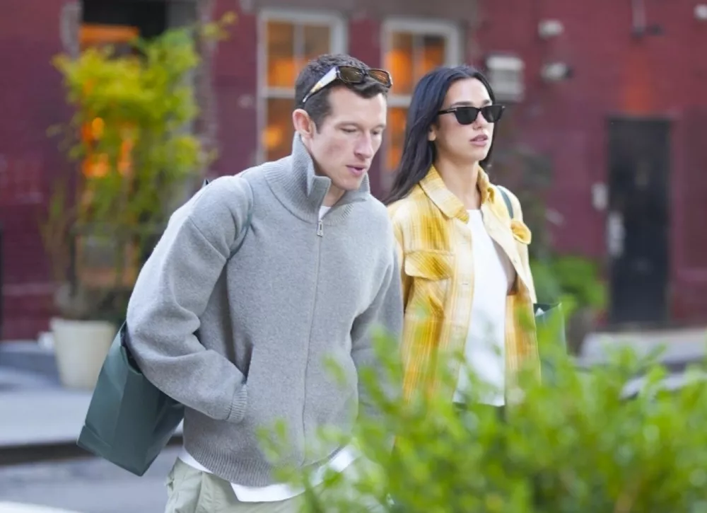 Дуа Липа с женихом сходили на модный шопинг