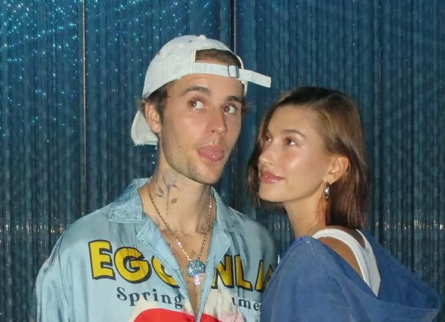 Джастин Бибер резко отреагировал на откровенные фото жены в бикини