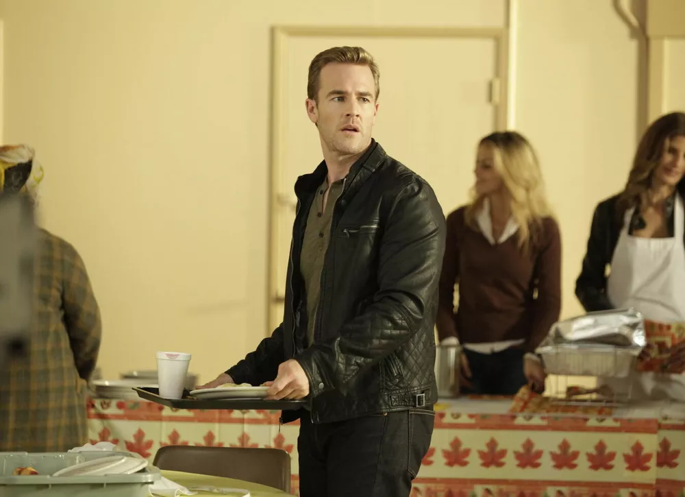 Джеймс Ван Дер Бик распродает реквизит со съемок Бухты Доусона на фоне тяжелой болезни