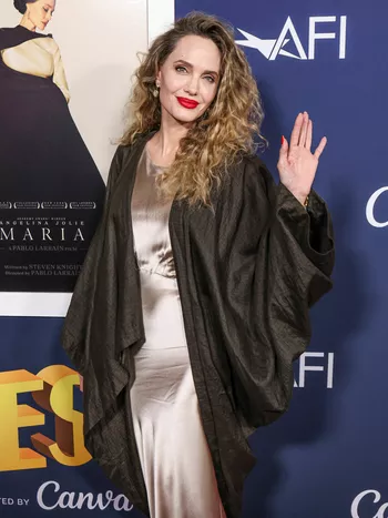 Анджелина Джоли