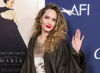 Анджелина Джоли