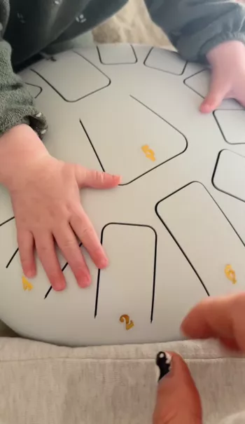 Фото дочери MGK