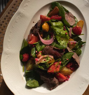 Салат с вырезкой