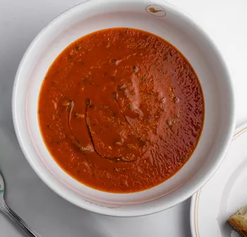 Суп из перцев поблано с говяжьим ребром