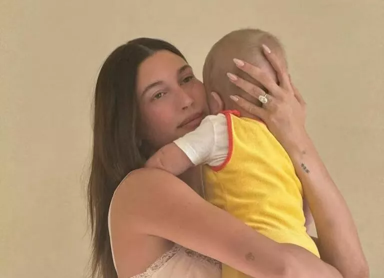 Хейли Бибер призналась, что готова родить второго ребенка