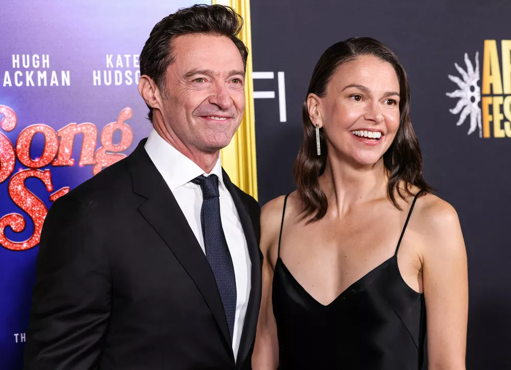 Хью Джекман и Саттон Фостер дебютировали в качестве пары в социальных сетях