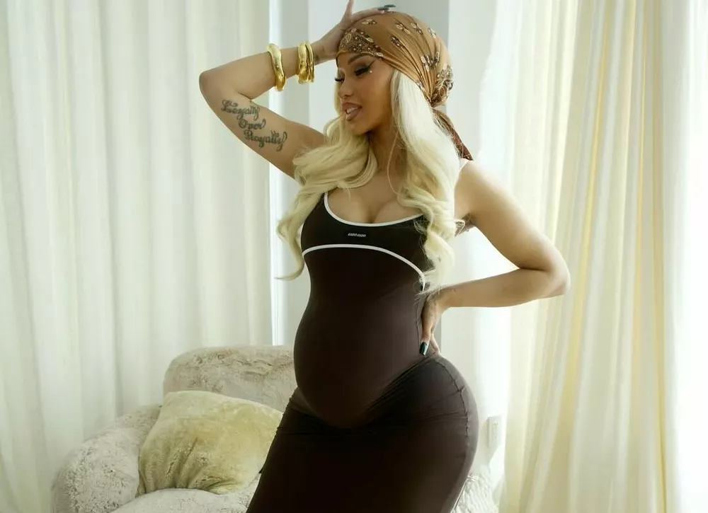 Карди Би стала мамой в четвертый раз 