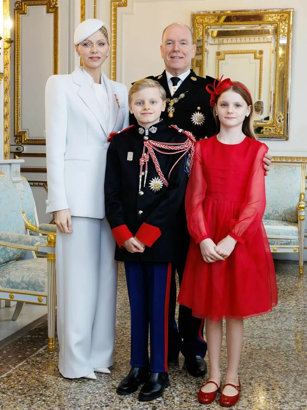 Шарлен и Альбер с детьми