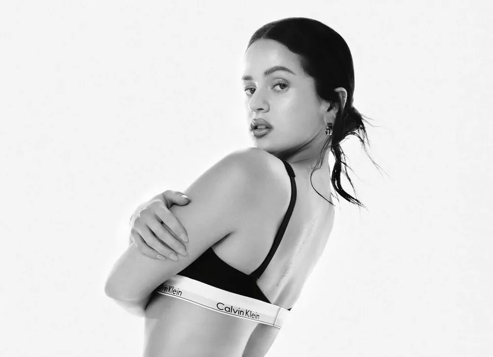 Розалия стала лицом рекламной кампании культового белья