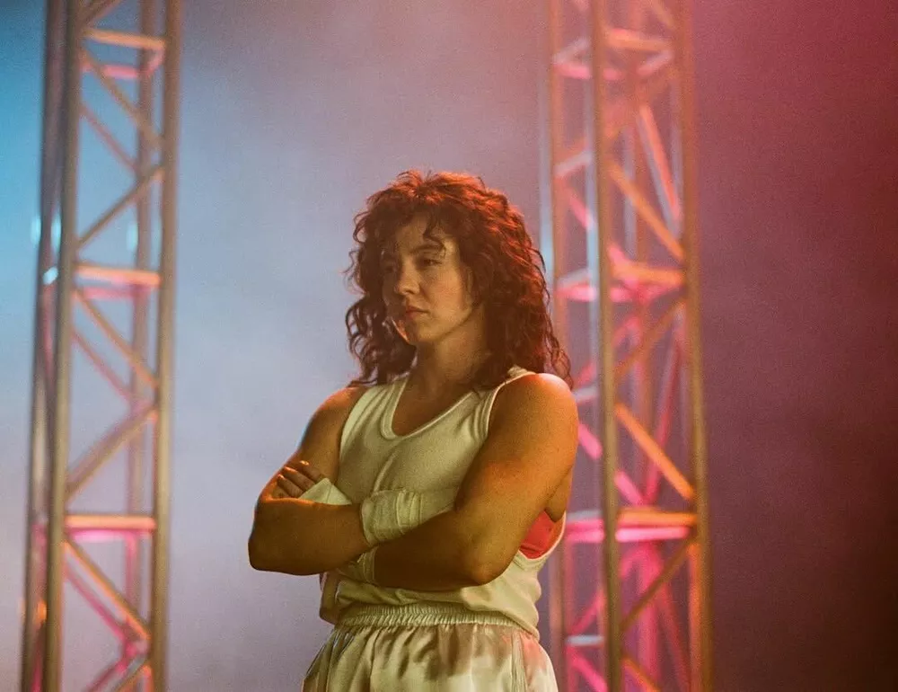 Сидни Суини в роли Кристи Мартин