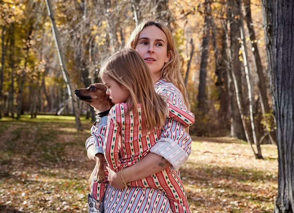 Румер Уиллис со слезами на глазах высказалась о материнских тяготах