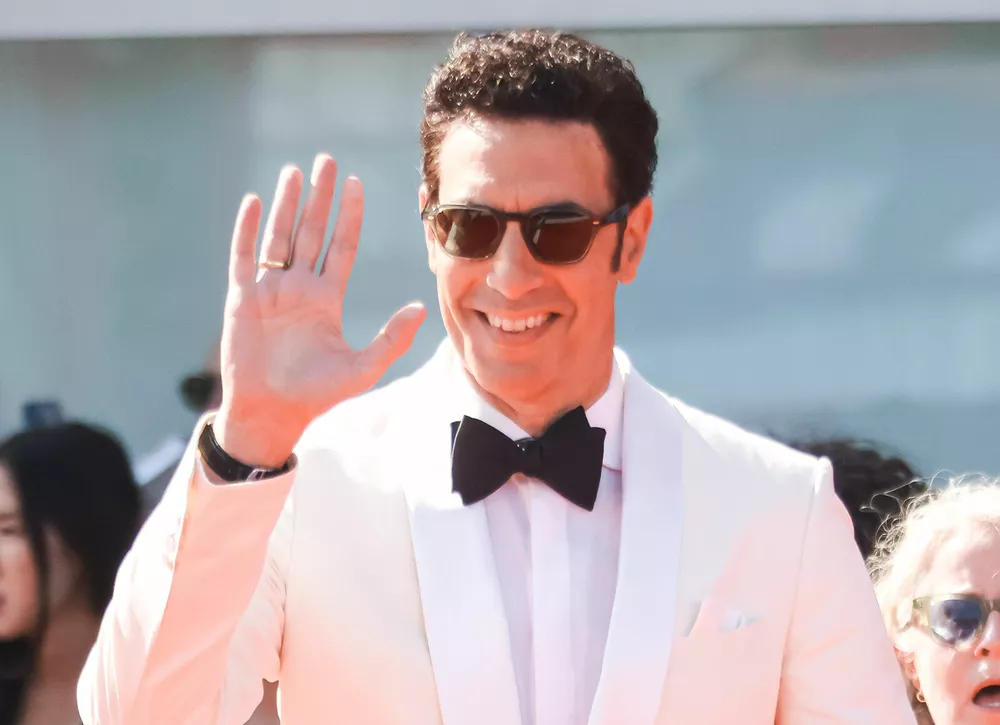 Саша Барон Коэн встречается с девушкой, которая моложе него на 28 лет