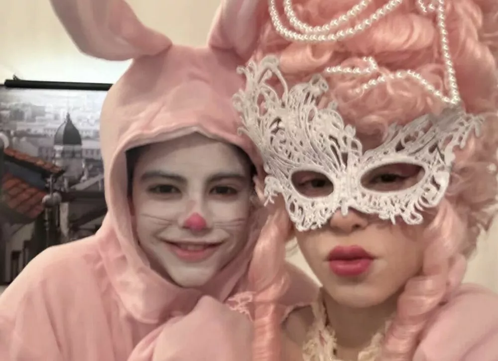 Шакира поделилась редкими снимками с подросшими сыновьями