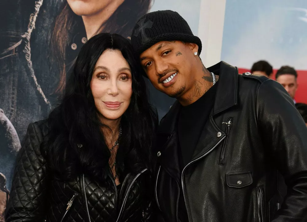 Шер раскрыла секрет отношений с 39-летним бойфрендом