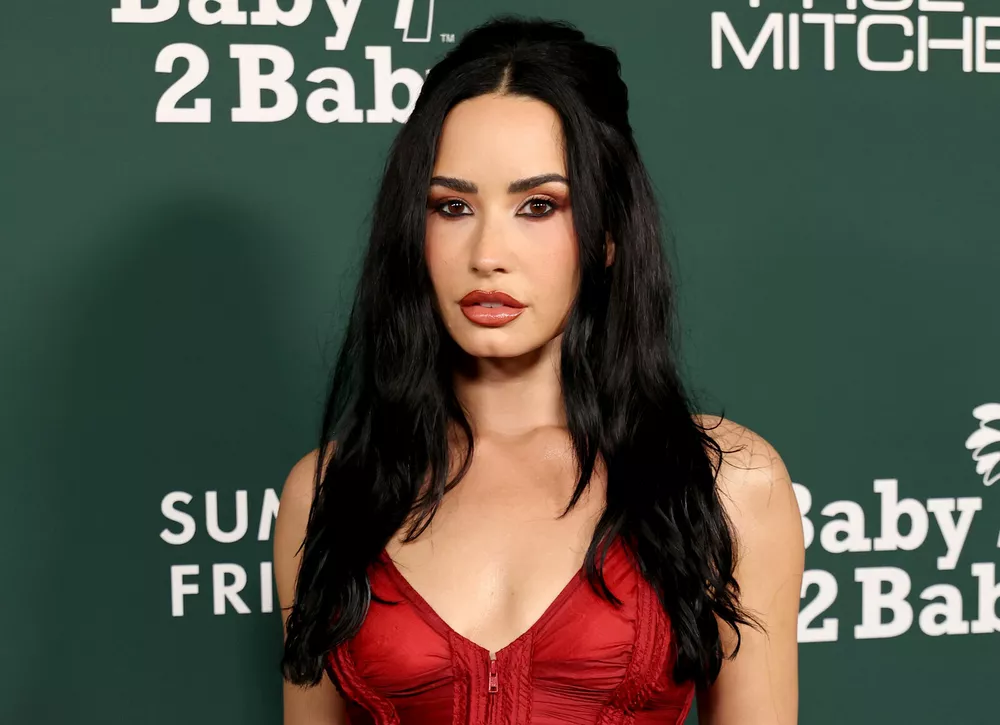 Пэрис Хилтон, Деми Ловато, принц Гарри и Меган Маркл: звездные гости Baby2Baby Gala 2025