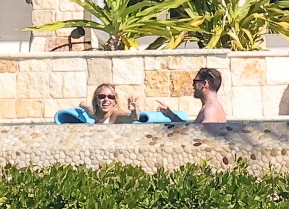 Сидни Суини и Скутер Браун проводят время наедине в преддверии Дня благодарения