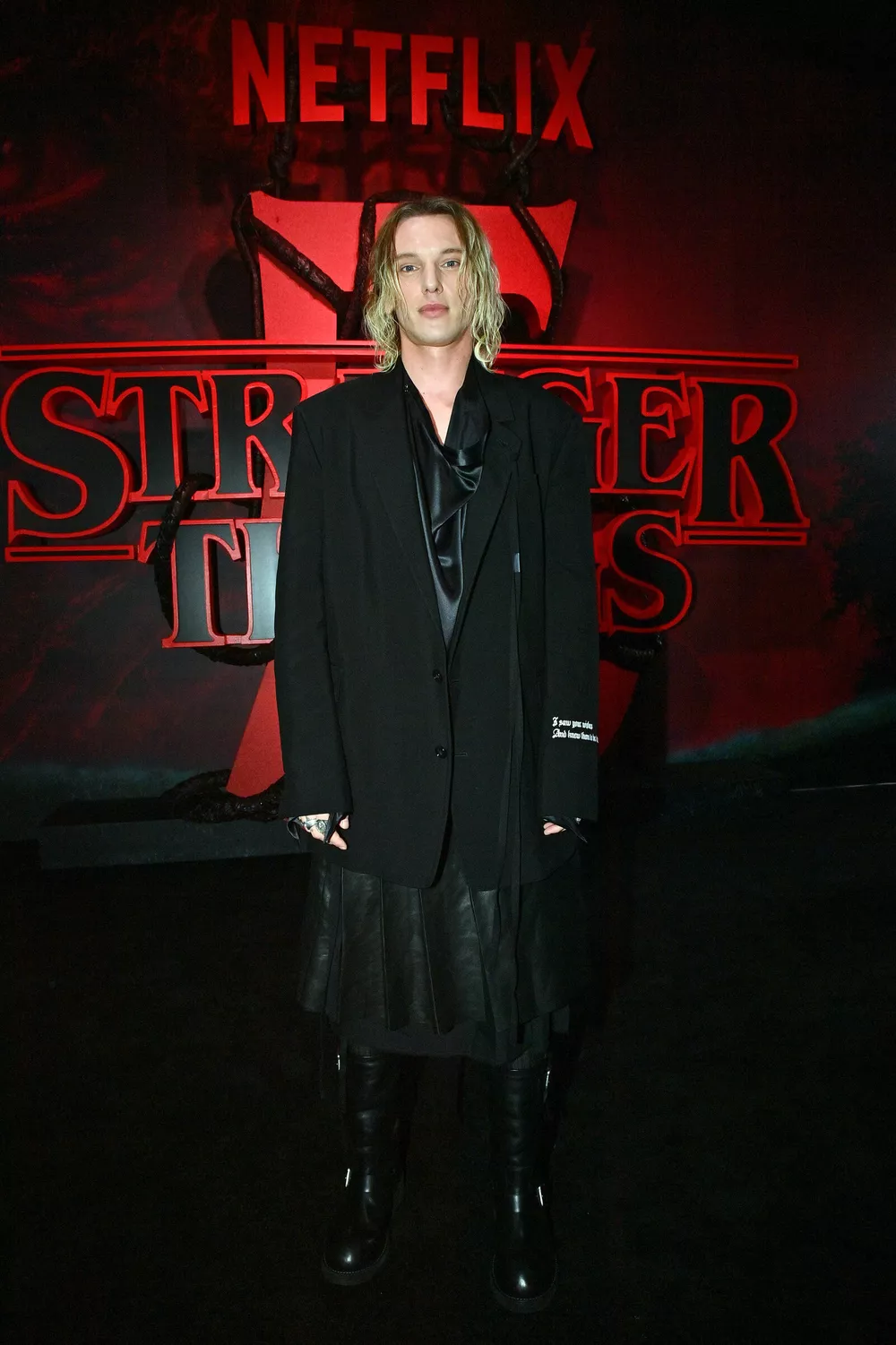 Джейми Кэмпбелл Бауэр