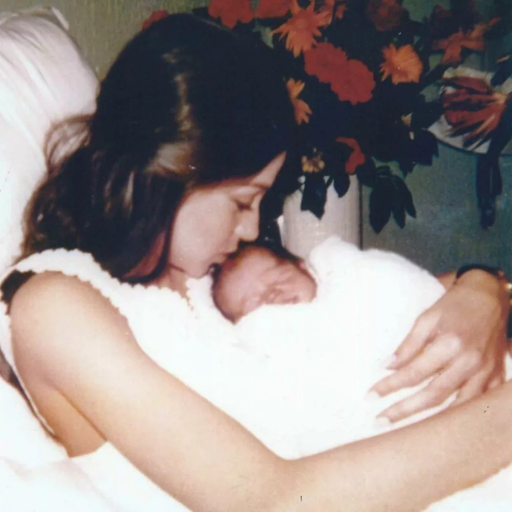 Анна Курникова с новорожденной дочкой