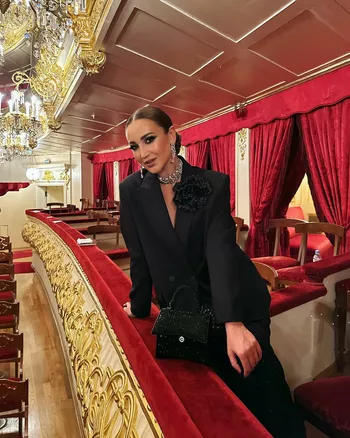 Ольга Бузова в театре