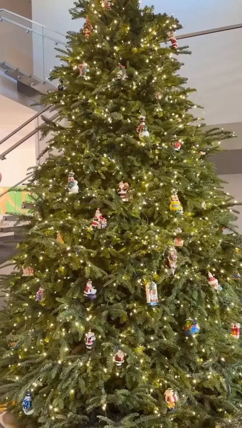 Рождественская елка Кардашьян-Дженнер
