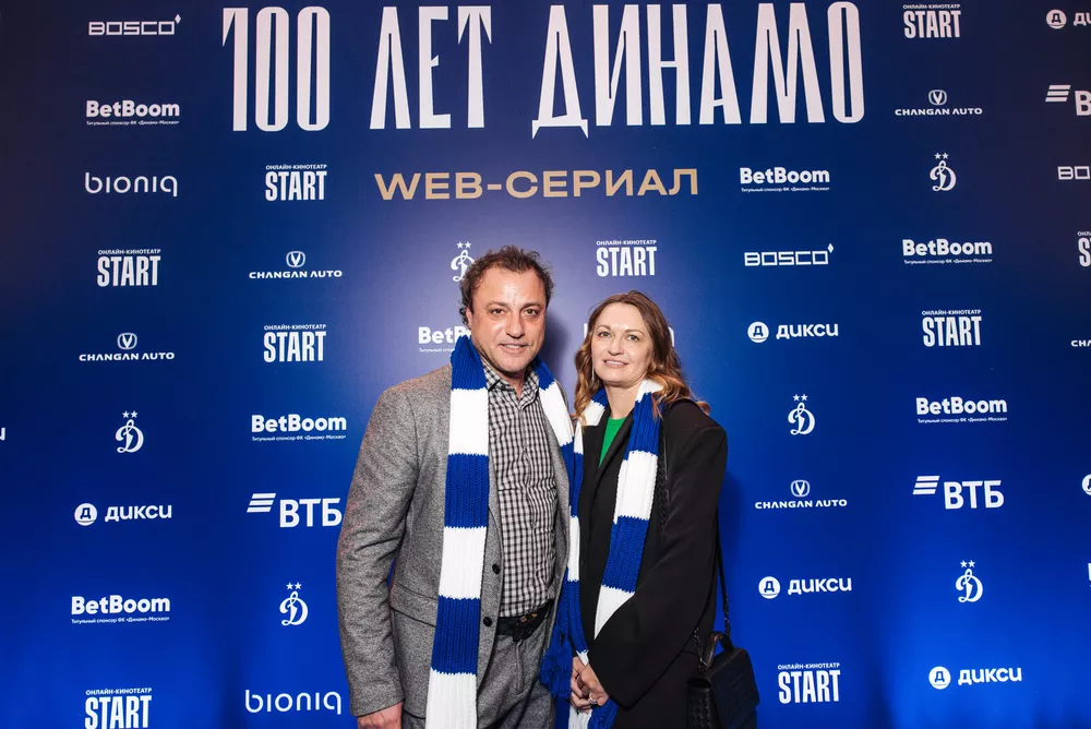 Помощник главного тренера Ролан Гусев с женой