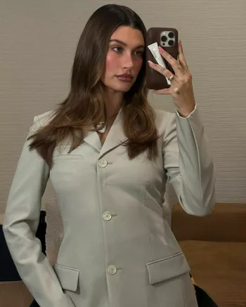 Хейли Бибер