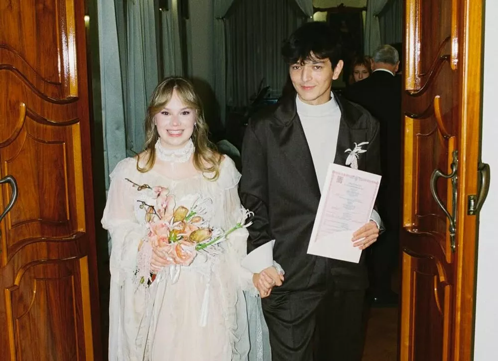 Akmal’ показал новые кадры со свадьбы