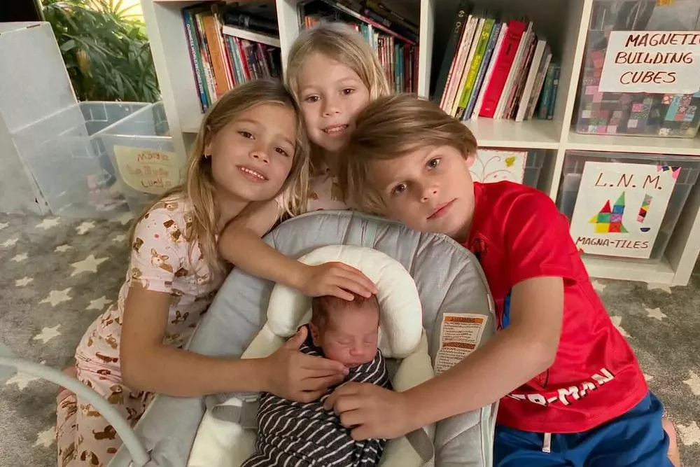 Дети Курниковой и Иглесиаса