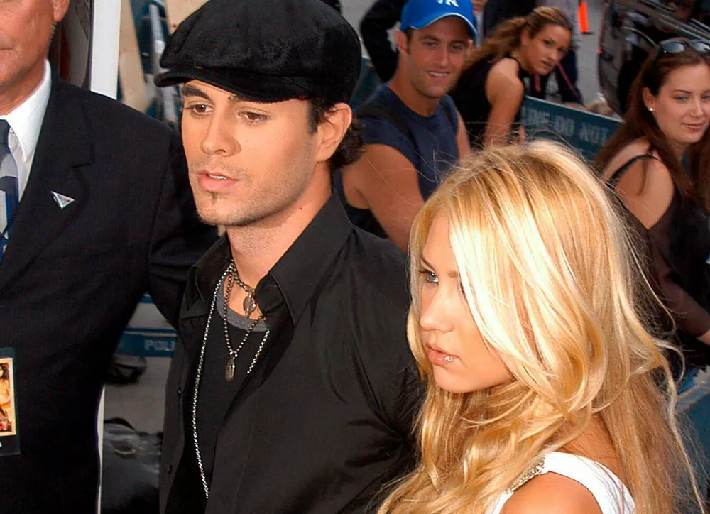 Анна Курникова и Энрике Иглесиас стали родителями в четвертый раз