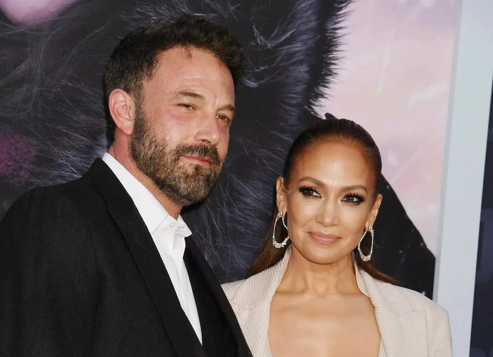 Бен Аффлек воссоединился с бывшими женами на школьном вечере