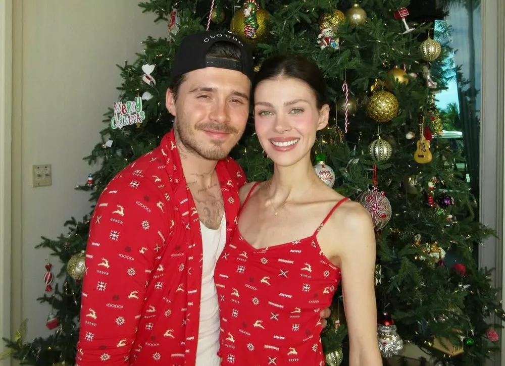 Бруклин Бекхэм и Никола Пельтц опубликовали рождественский пост