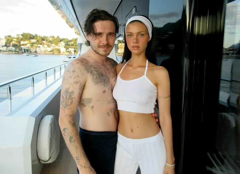 Бруклина Бекхэма призывают позвонить родителям на фоне семейной вражды 