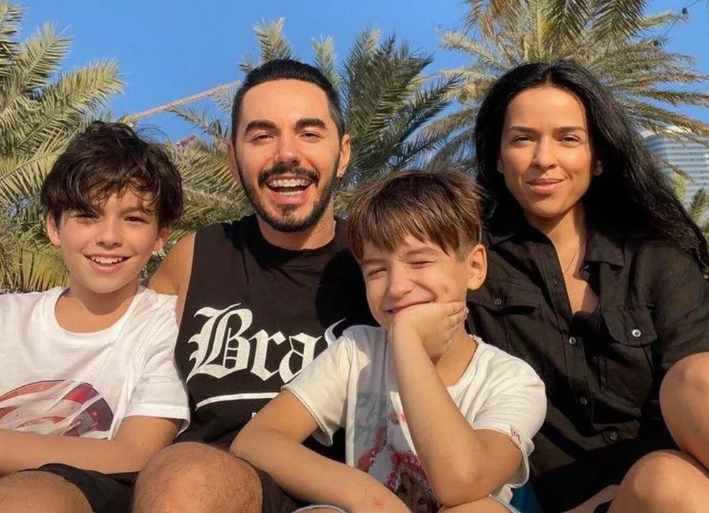 Дети Тимура Родригеза останутся жить в Испании по решению суда