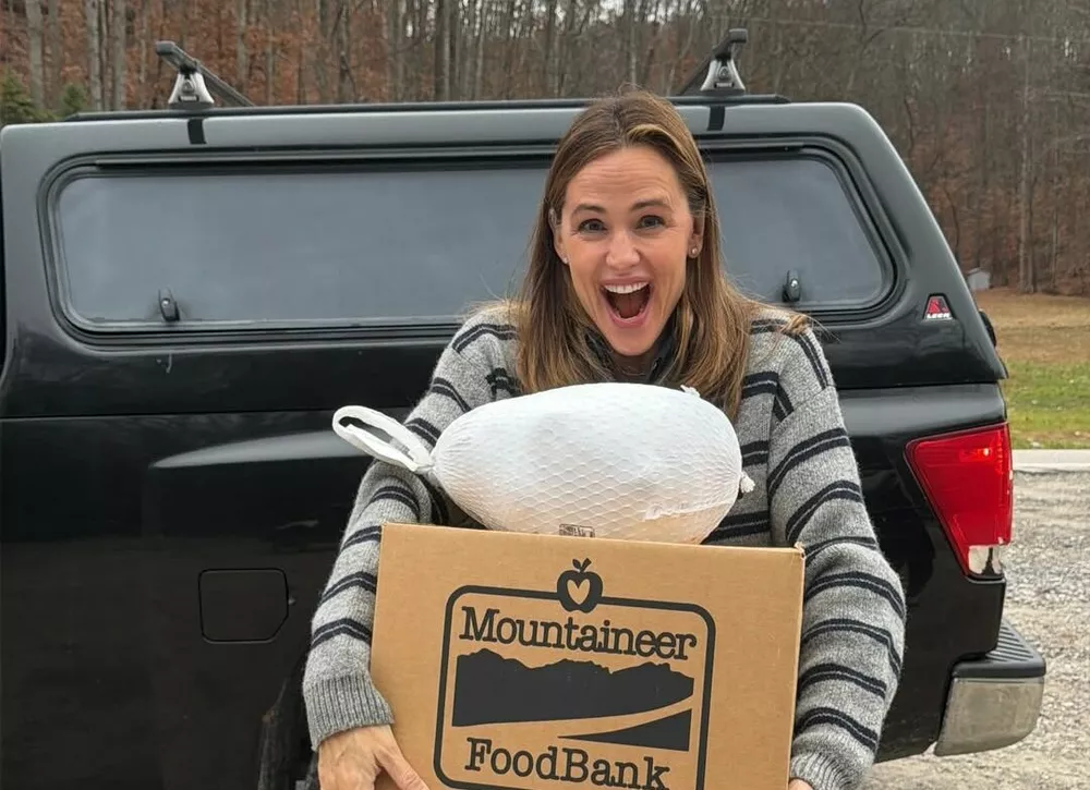 Дженнифер Гарнер запустила необычный фототренд