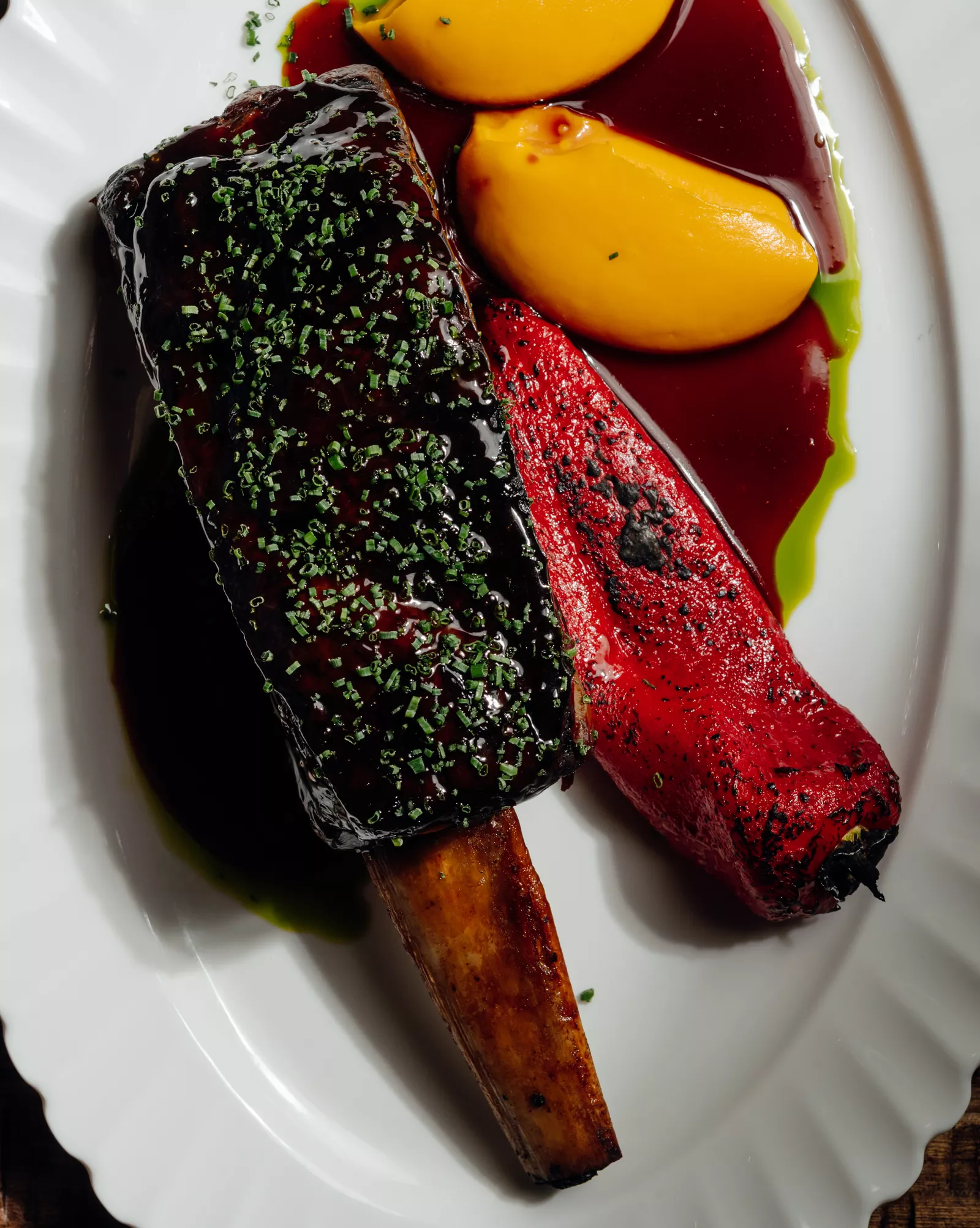 Самое интересное в ресторанах Москвы и Санкт-Петербурга: гастрольные именины, пикник под елкой, лапшичные ночи и бургеры со страусом
Самое интересное в ресторанах Москвы и Санкт-Петербурга: гастрольные именины, пикник под елкой, лапшичные ночи и бургеры со страусом