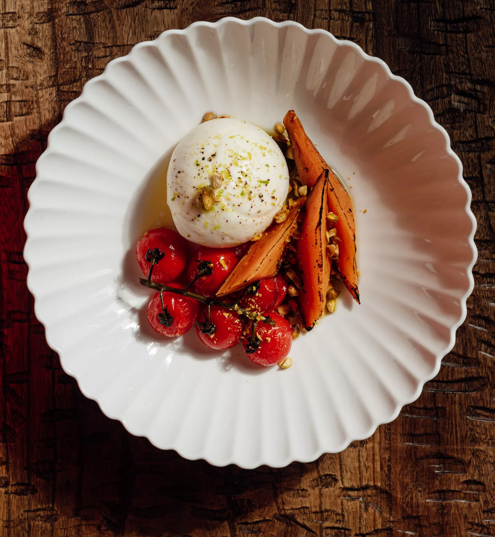 Самое интересное в ресторанах Москвы и Санкт-Петербурга: гастрольные именины, пикник под елкой, лапшичные ночи и бургеры со страусом
Самое интересное в ресторанах Москвы и Санкт-Петербурга: гастрольные именины, пикник под елкой, лапшичные ночи и бургеры со страусом