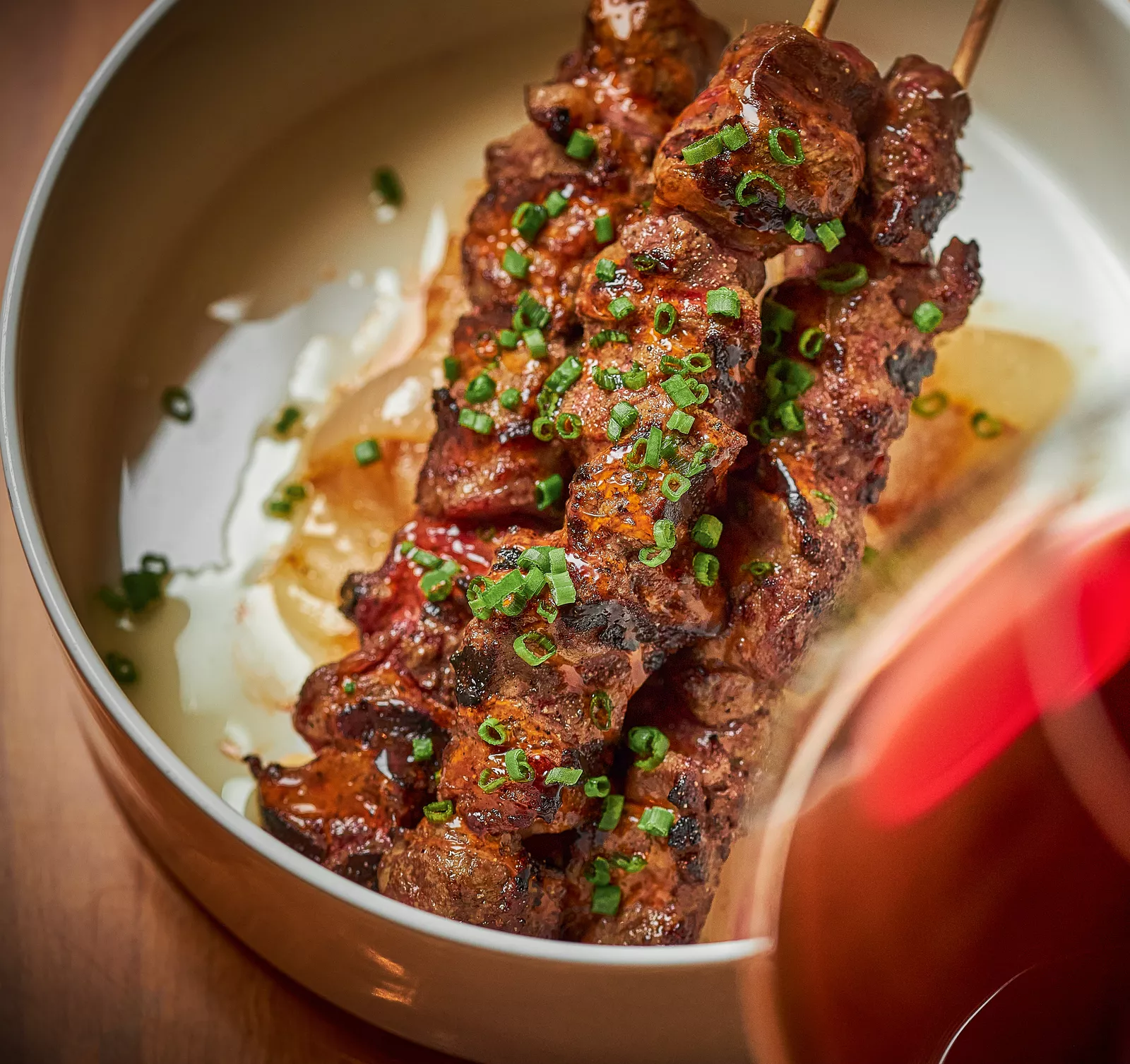 Самое интересное в ресторанах Москвы и Санкт-Петербурга: гастрольные именины, пикник под елкой, лапшичные ночи и бургеры со страусом
Самое интересное в ресторанах Москвы и Санкт-Петербурга: гастрольные именины, пикник под елкой, лапшичные ночи и бургеры со страусом