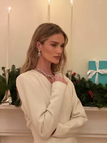 Рози ХантингтонУайтли